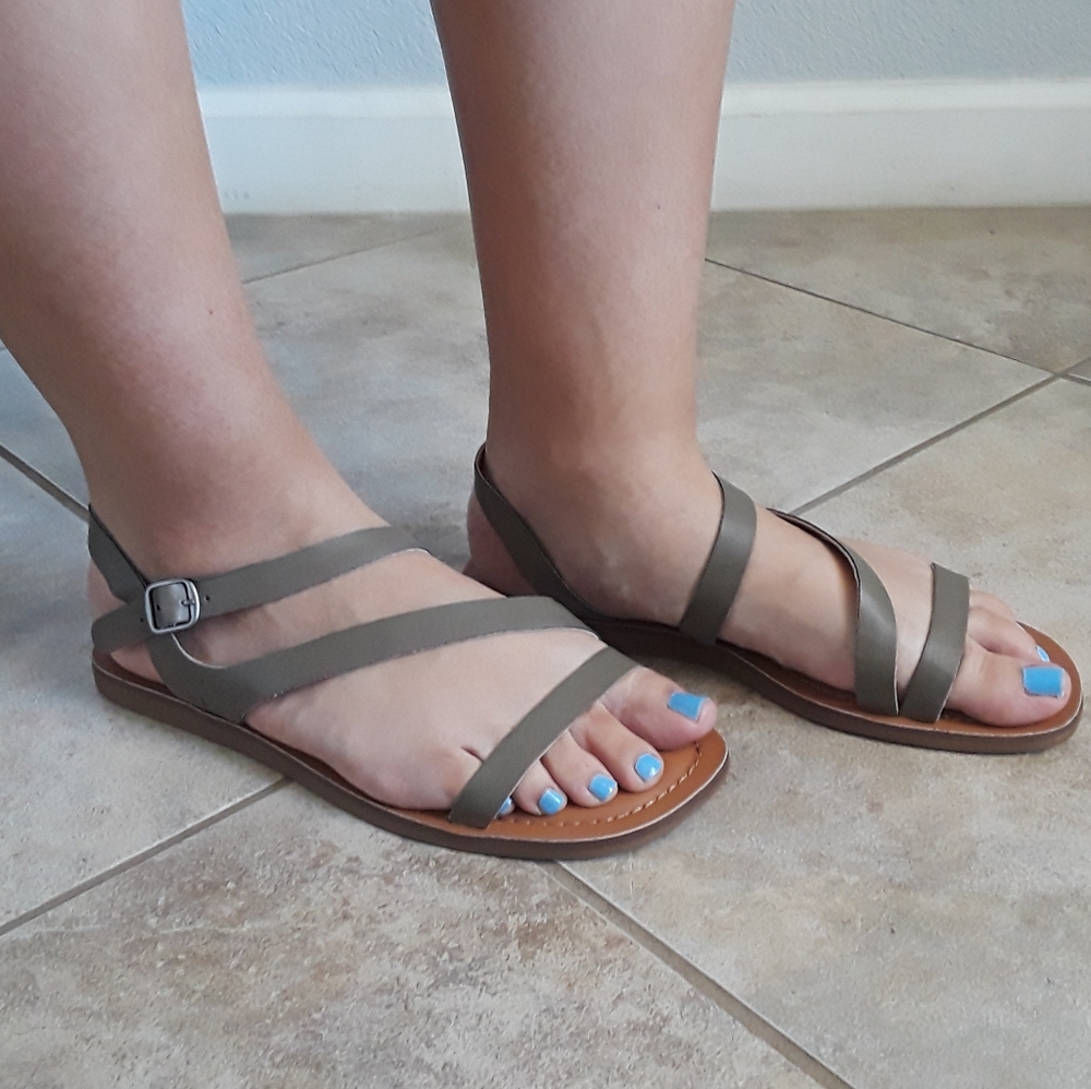 Lucky Brand Olive Strappy Sandals - Picture 2 of 6